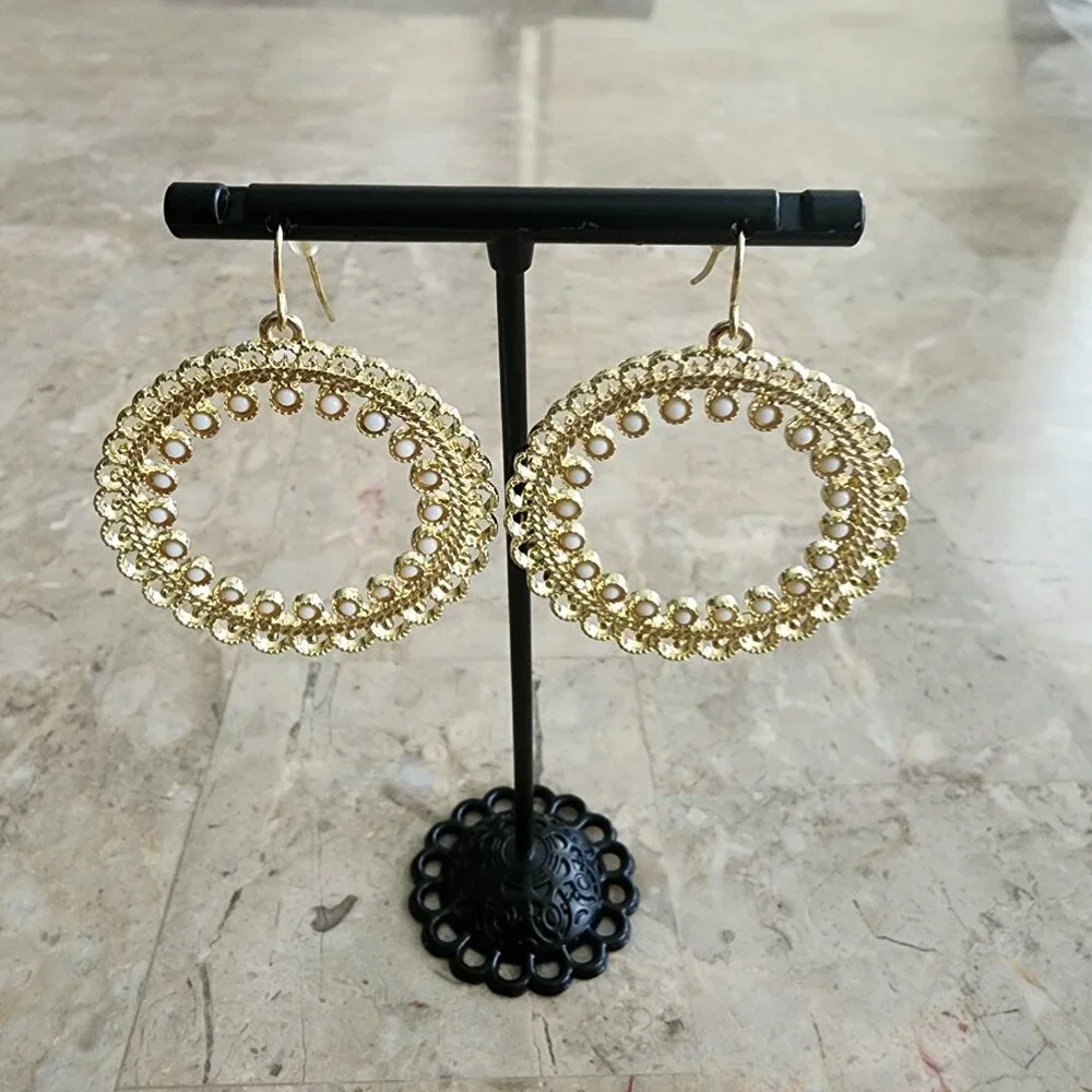 Stony Dangle Hoop Earrings With White Beads